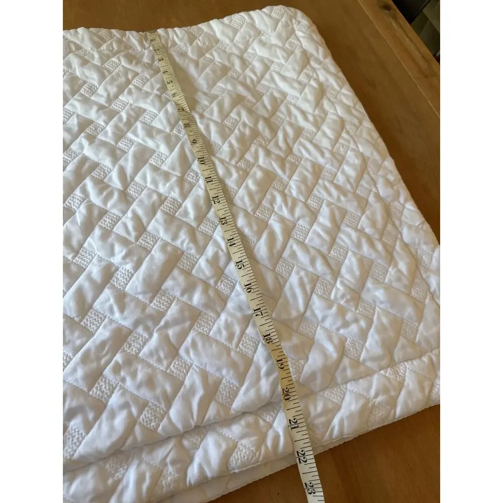 Bedsure Shams Oversized Standard Queen Plump white weave set (2)
